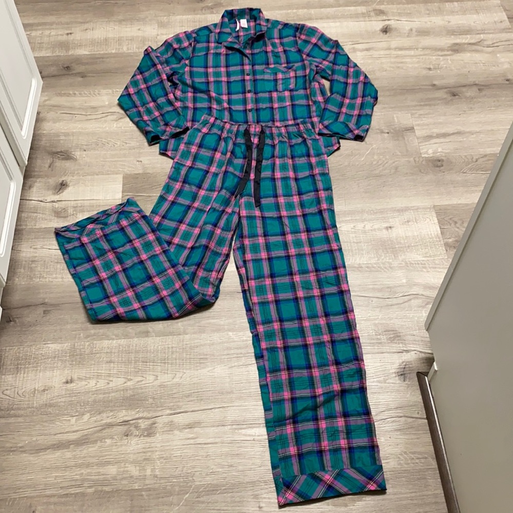 Victoria’s Secret Flannel Lounge Pajamas Set